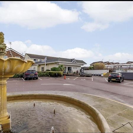 Villa Sea View 3-Bed Heated Pool Eat Bar Kids Park Lowestoft Exterior foto