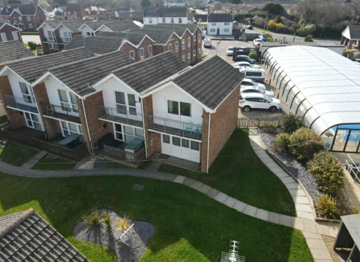 Villa Sea View 3-Bed Heated Pool Eat Bar Kids Park Lowestoft Exterior foto