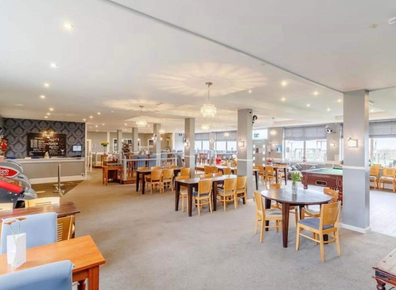 Villa Sea View 3-Bed Heated Pool Eat Bar Kids Park Lowestoft Exterior foto