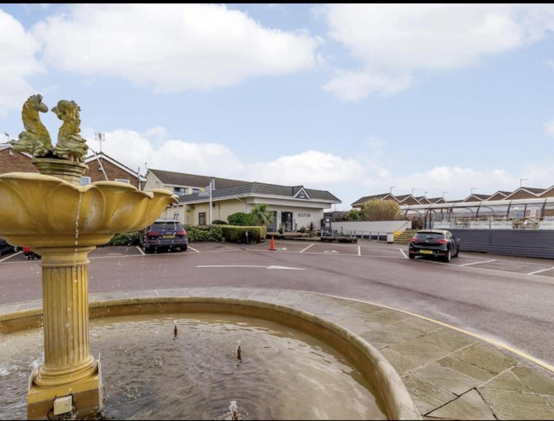 Villa Sea View 3-Bed Heated Pool Eat Bar Kids Park Lowestoft Exterior foto